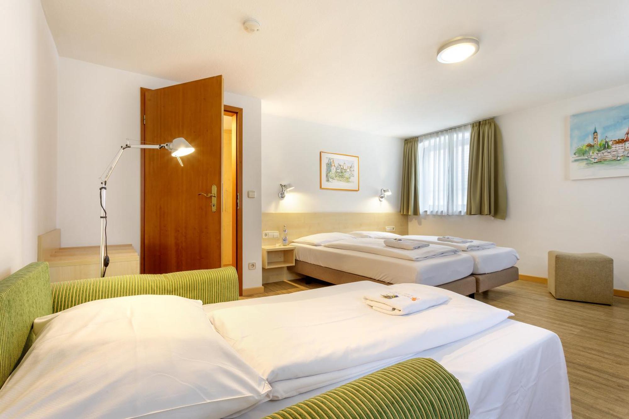 Hotel Zum Loewen Weißenhorn Zewnętrze zdjęcie