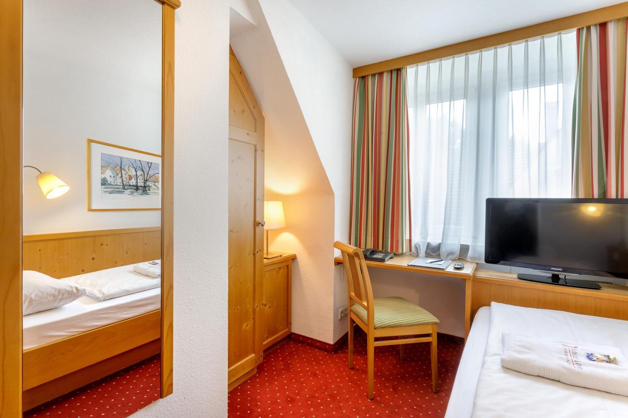 Hotel Zum Loewen Weißenhorn Zewnętrze zdjęcie