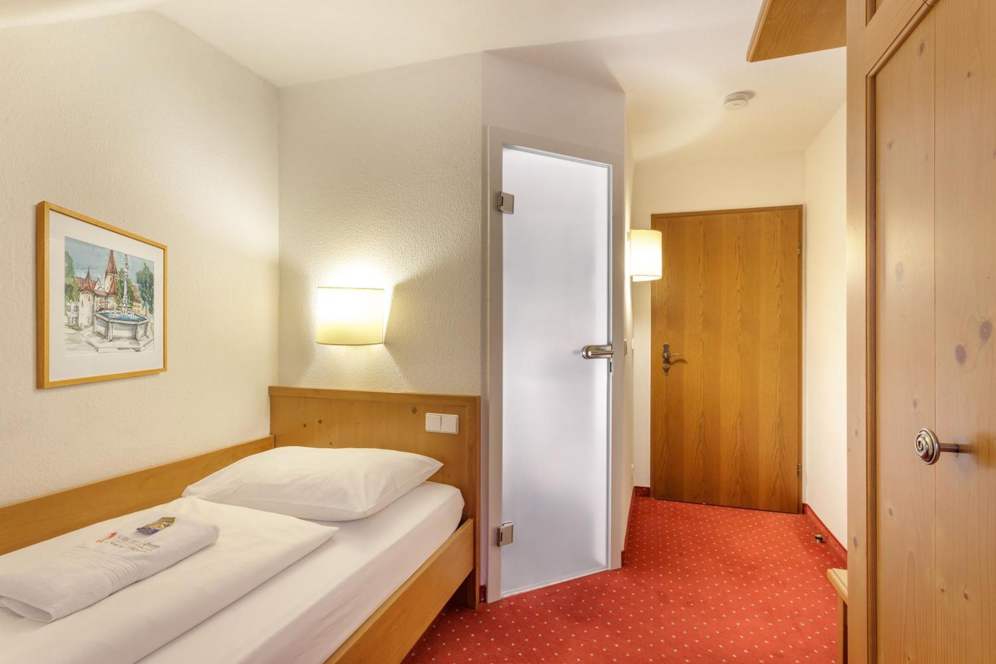 Hotel Zum Loewen Weißenhorn Zewnętrze zdjęcie