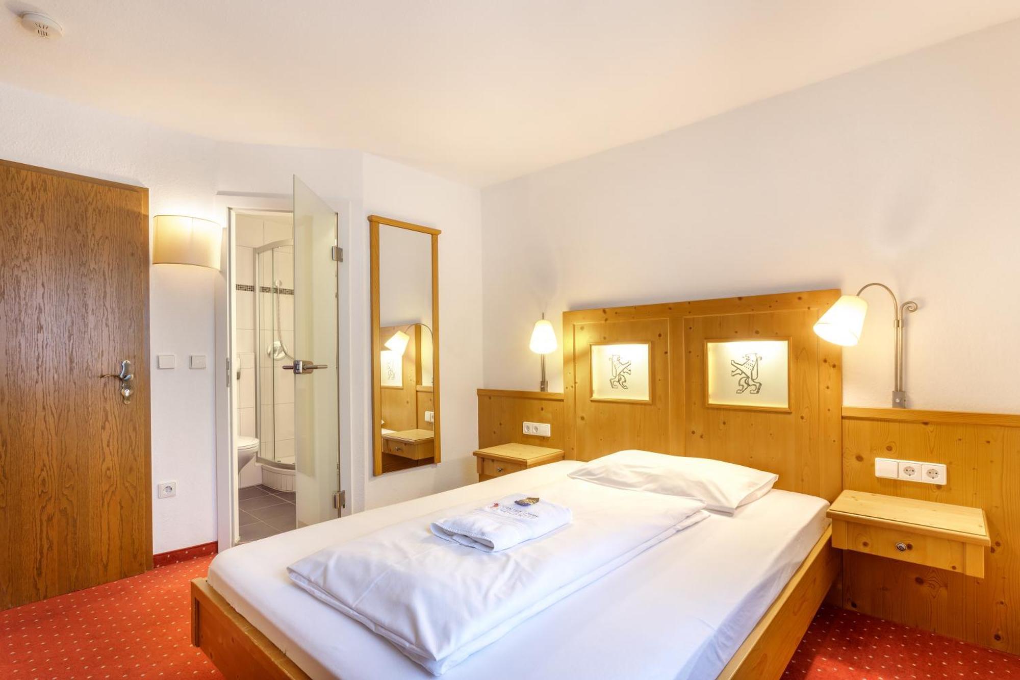 Hotel Zum Loewen Weißenhorn Zewnętrze zdjęcie