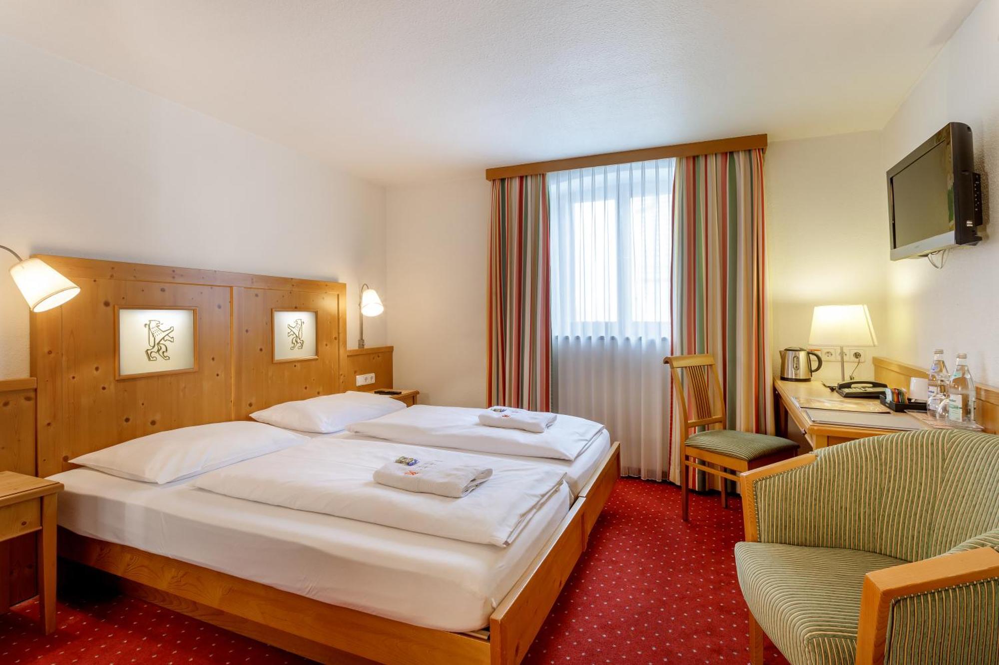 Hotel Zum Loewen Weißenhorn Zewnętrze zdjęcie