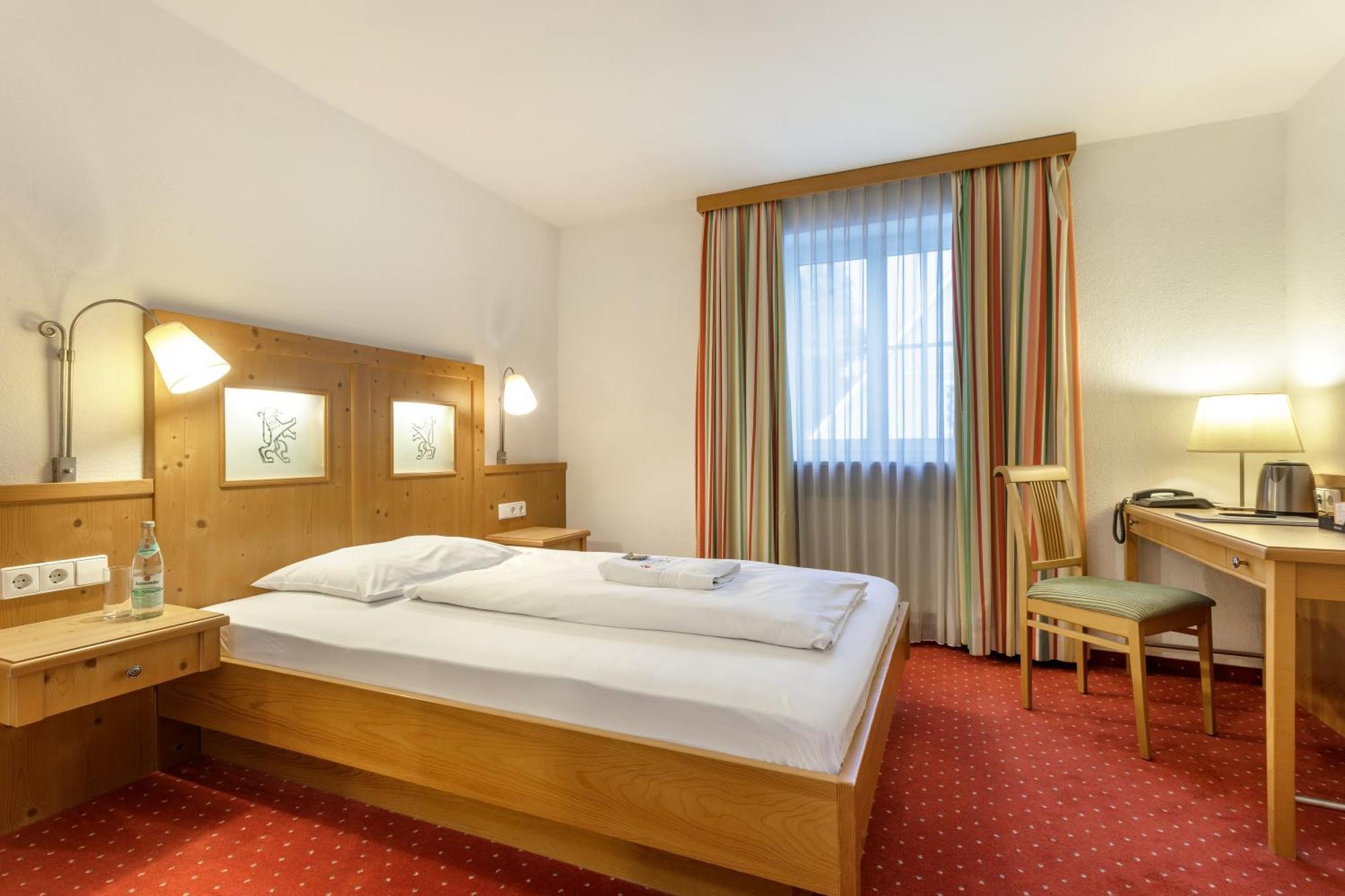 Hotel Zum Loewen Weißenhorn Zewnętrze zdjęcie