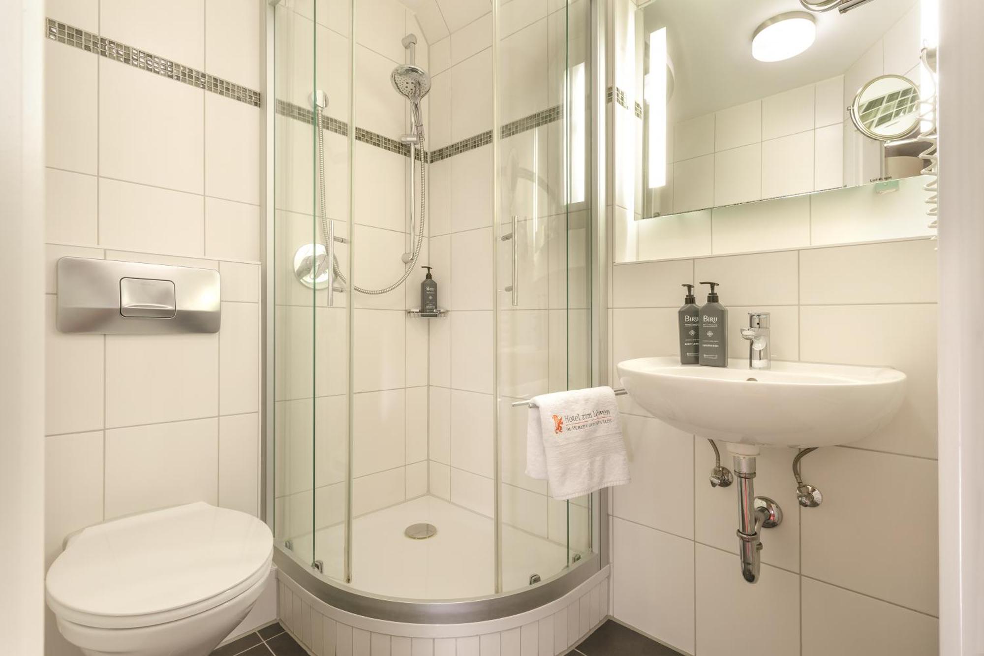 Hotel Zum Loewen Weißenhorn Zewnętrze zdjęcie