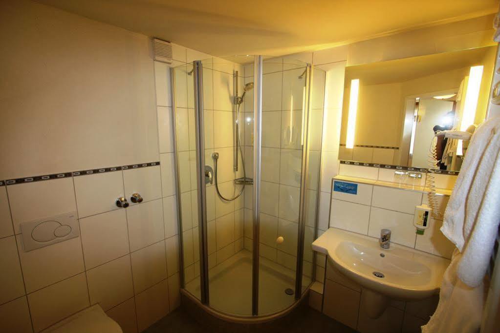 Hotel Zum Loewen Weißenhorn Zewnętrze zdjęcie