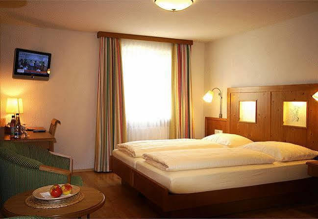 Hotel Zum Loewen Weißenhorn Zewnętrze zdjęcie